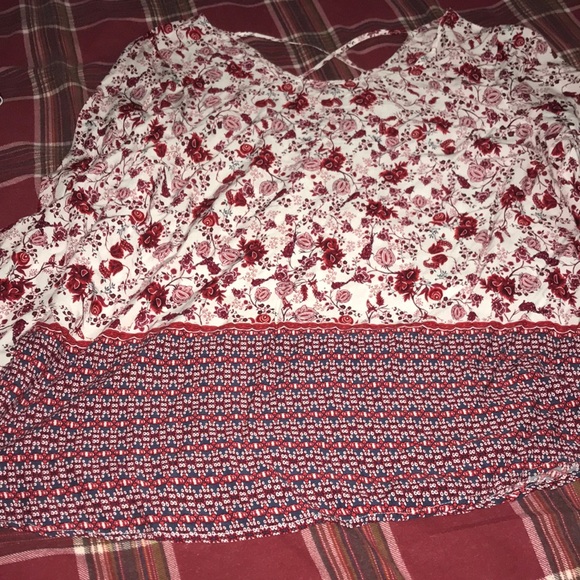 Flowered long sleeve shirt. - Picture 3 of 4